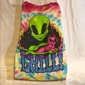 fun tie dye alien holding a cat shirt!